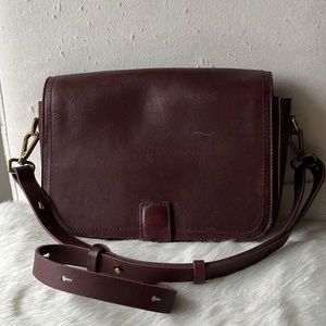 Madewell Transport Flap Shoulder Bag in Dark Cabernet Leather